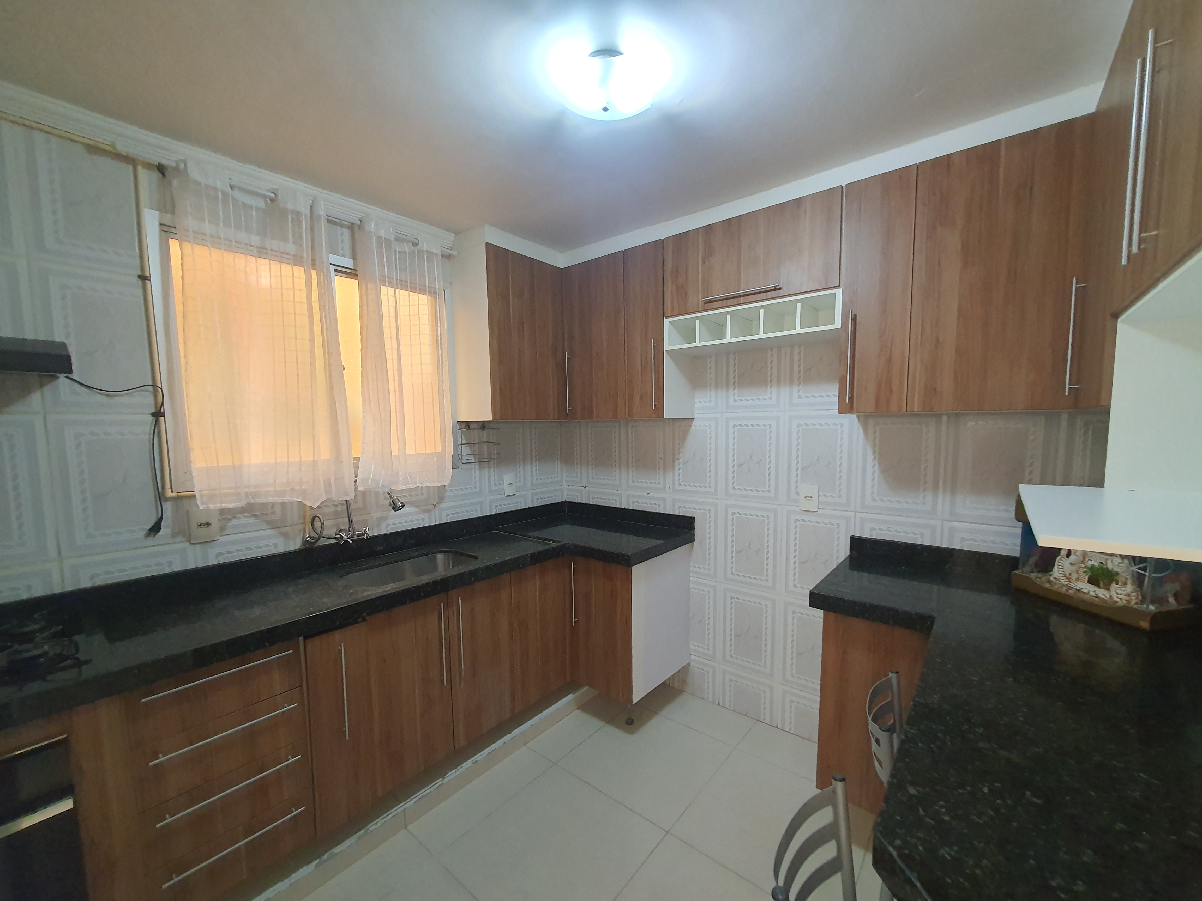 Apartamento para alugar com 2 quartos, 70m² - Foto 2