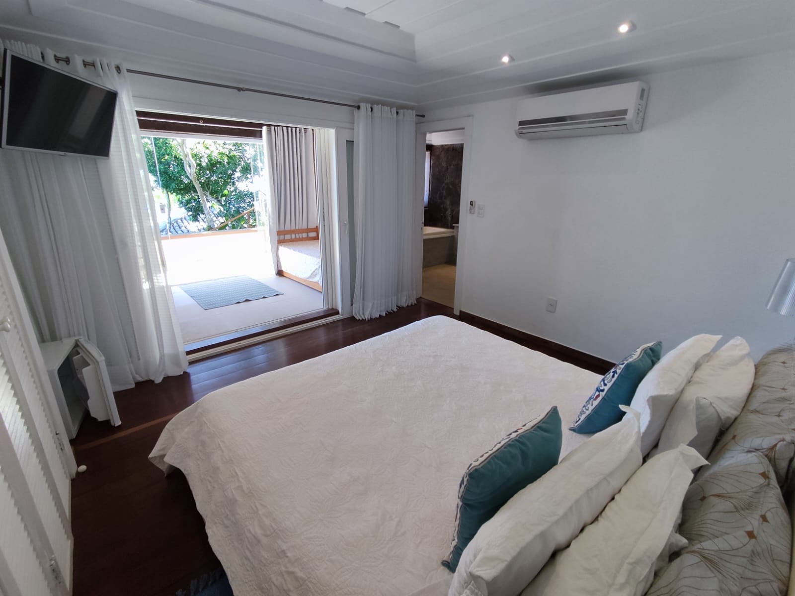 Casa à venda com 9 quartos, 400m² - Foto 3