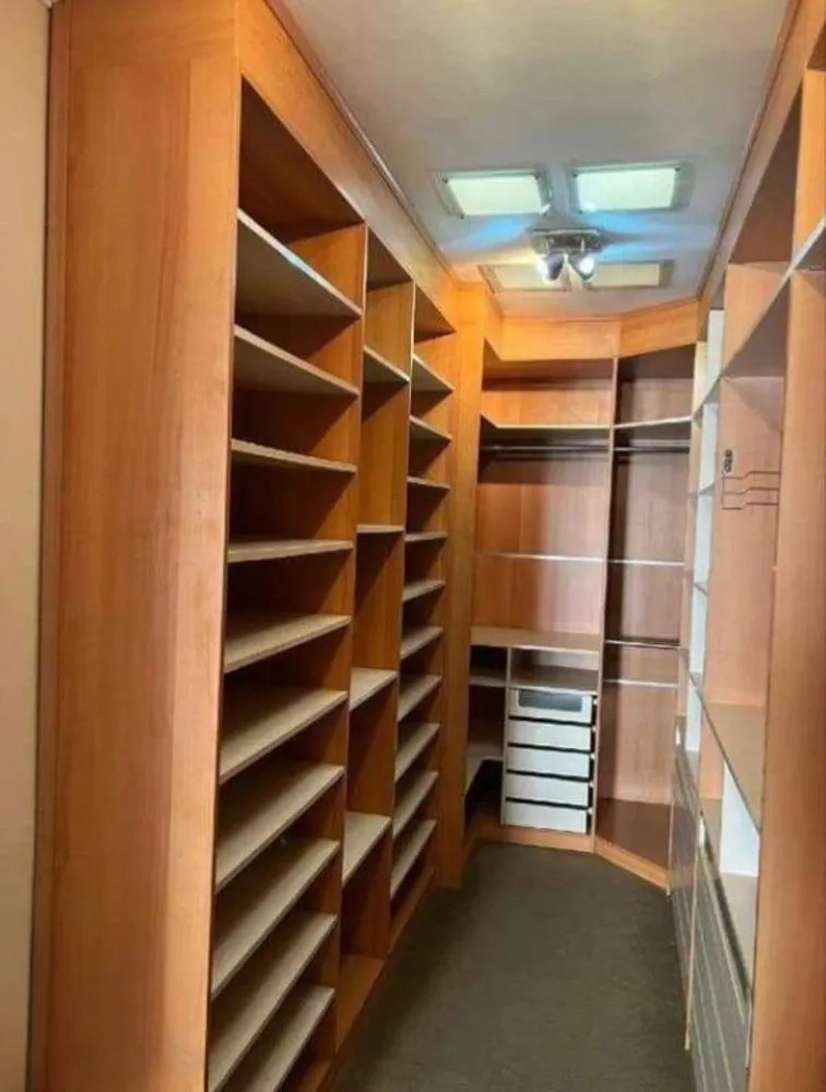 Sobrado, 4 quartos, 221 m² - Foto 1