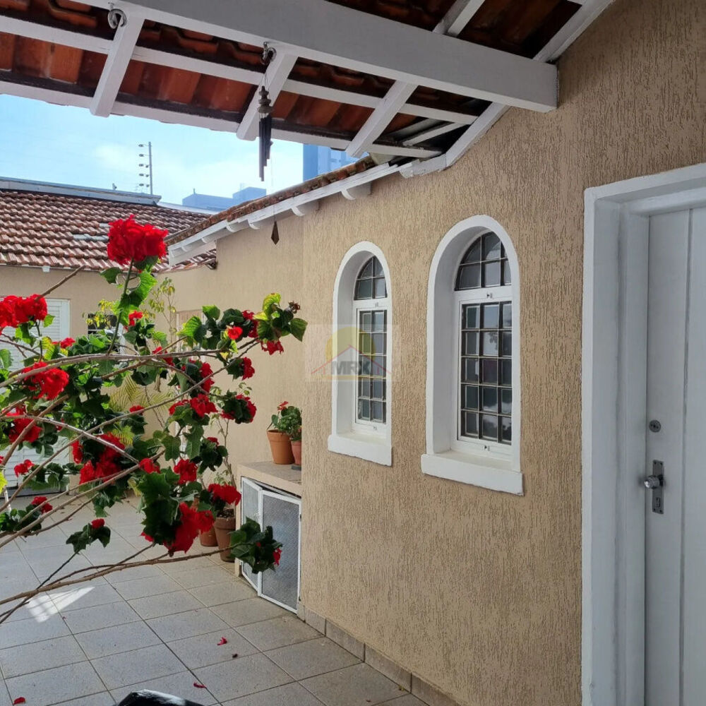 Casa à venda com 3 quartos, 110m² - Foto 2
