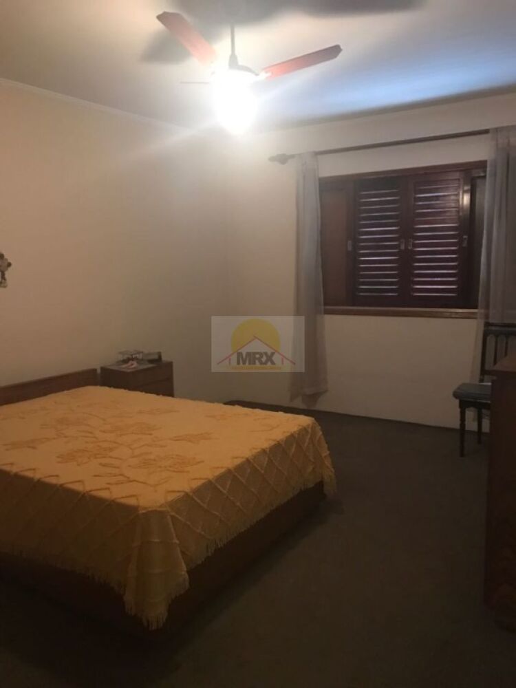 Casa, 3 quartos, 211 m² - Foto 1