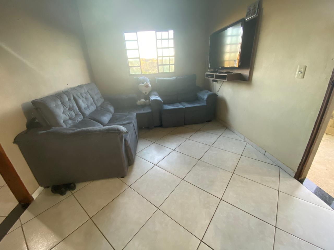 Casa à venda com 2 quartos, 1m² - Foto 1