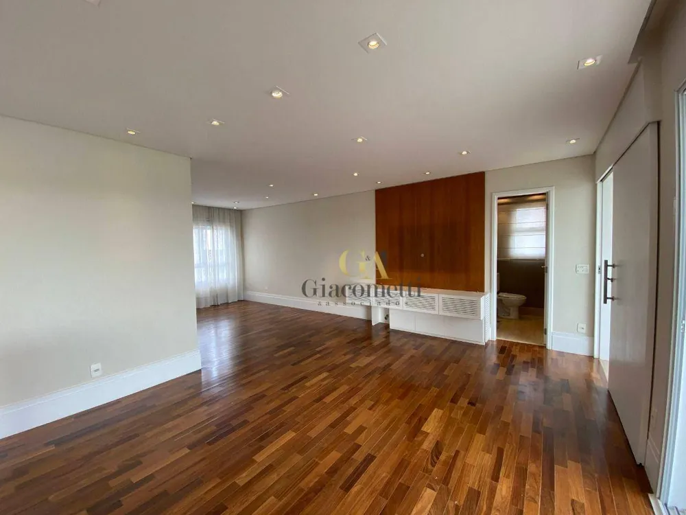 Apartamento, 3 quartos, 196 m² - Foto 1
