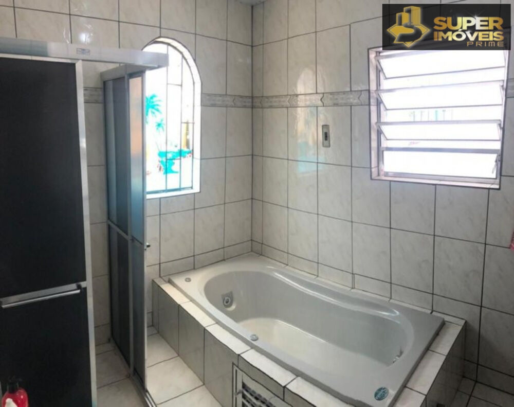 Casa à venda com 3 quartos, 200m² - Foto 3