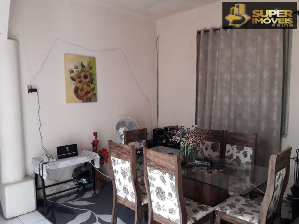 Casa à venda com 4 quartos, 315m² - Foto 2