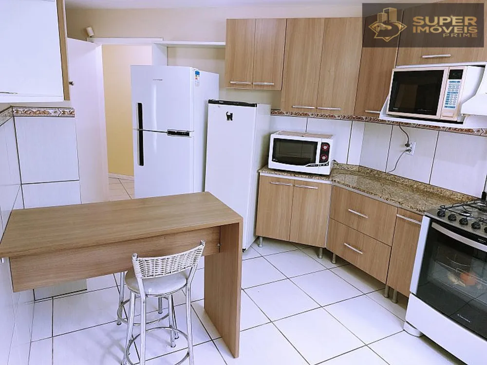 Casa, 4 quartos, 335 m² - Foto 2