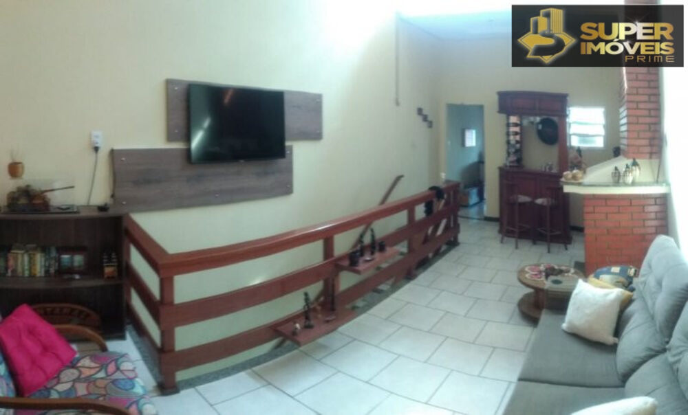 Casa à venda com 2 quartos, 185m² - Foto 1