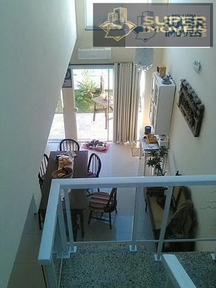 Casa, 3 quartos, 221 m² - Foto 2