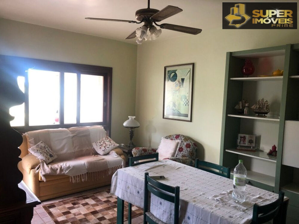Casa à venda com 3 quartos, 300m² - Foto 1
