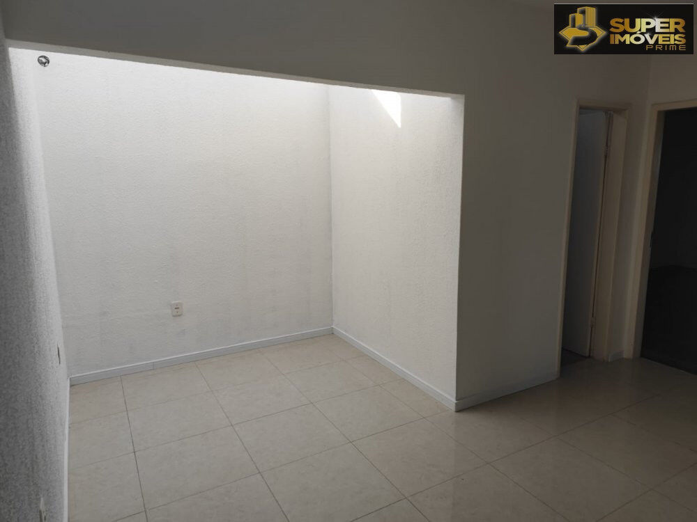 Casa à venda com 2 quartos, 225m² - Foto 7