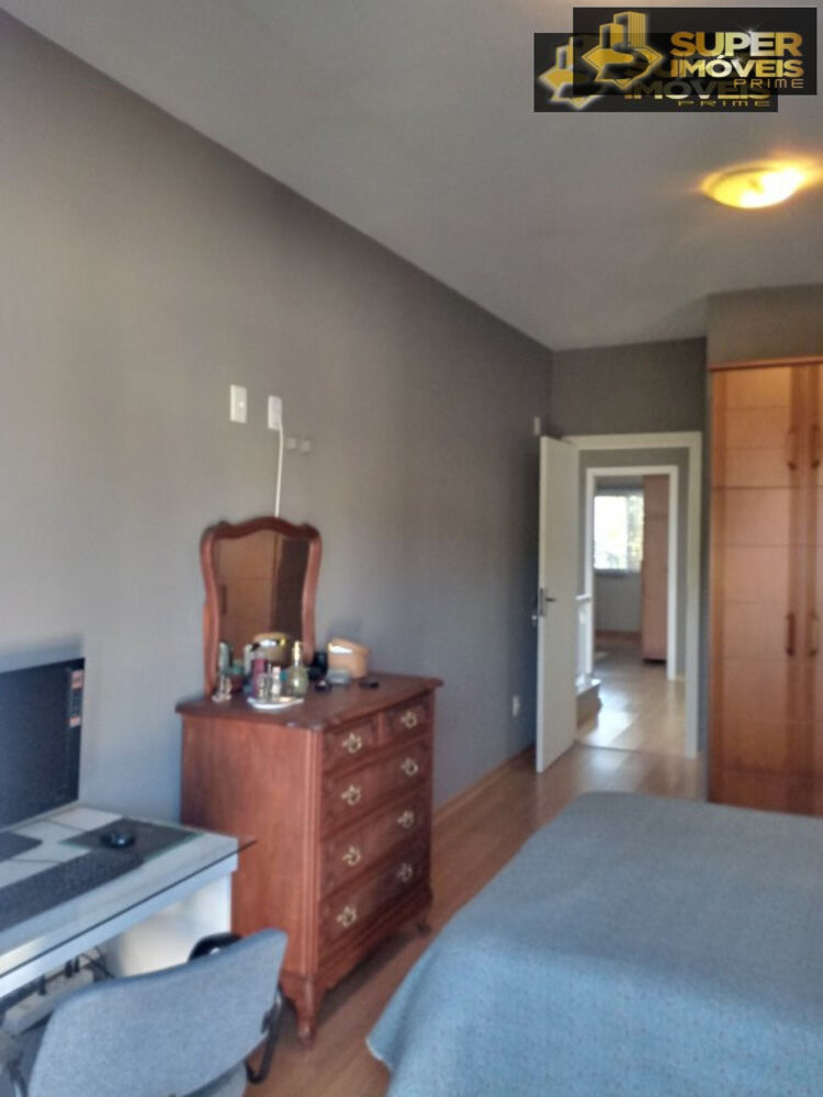 Casa à venda com 3 quartos, 221m² - Foto 11