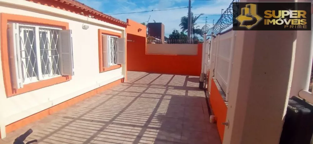 Casa à venda com 2 quartos, 300m² - Foto 1