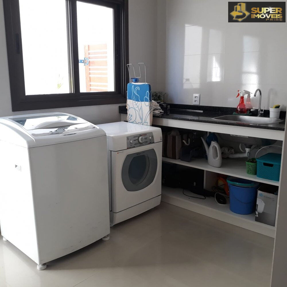Casa à venda com 3 quartos, 420m² - Foto 4