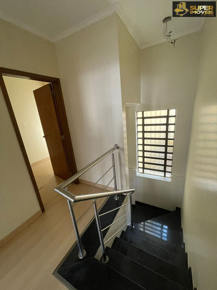 Casa à venda com 3 quartos, 183m² - Foto 4