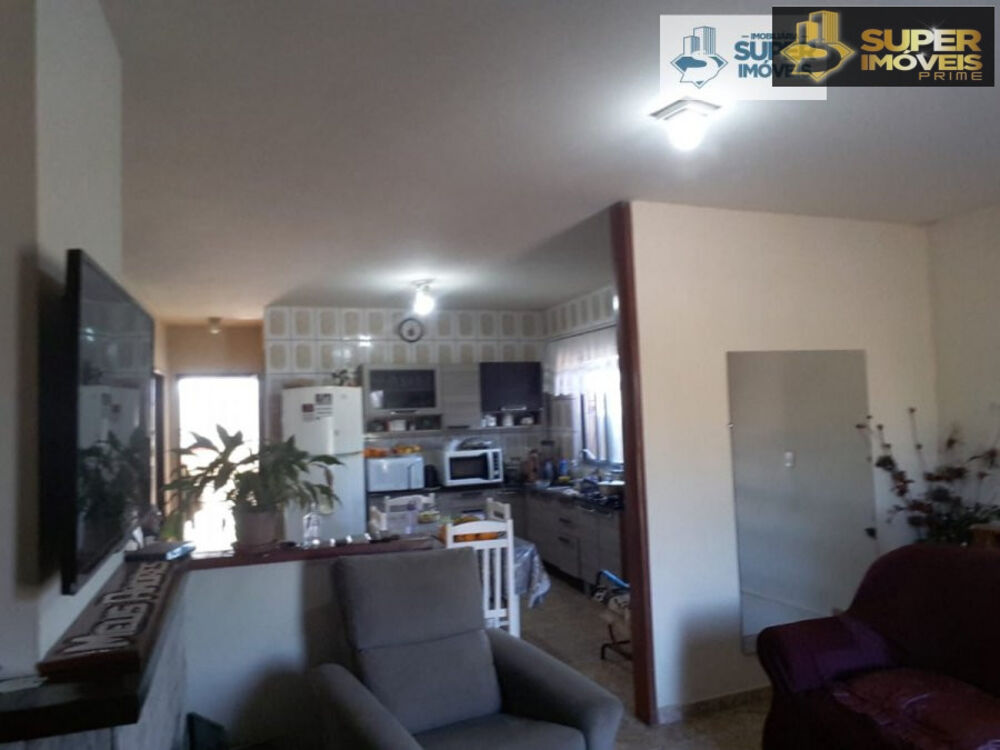 Casa à venda com 3 quartos, 288m² - Foto 2