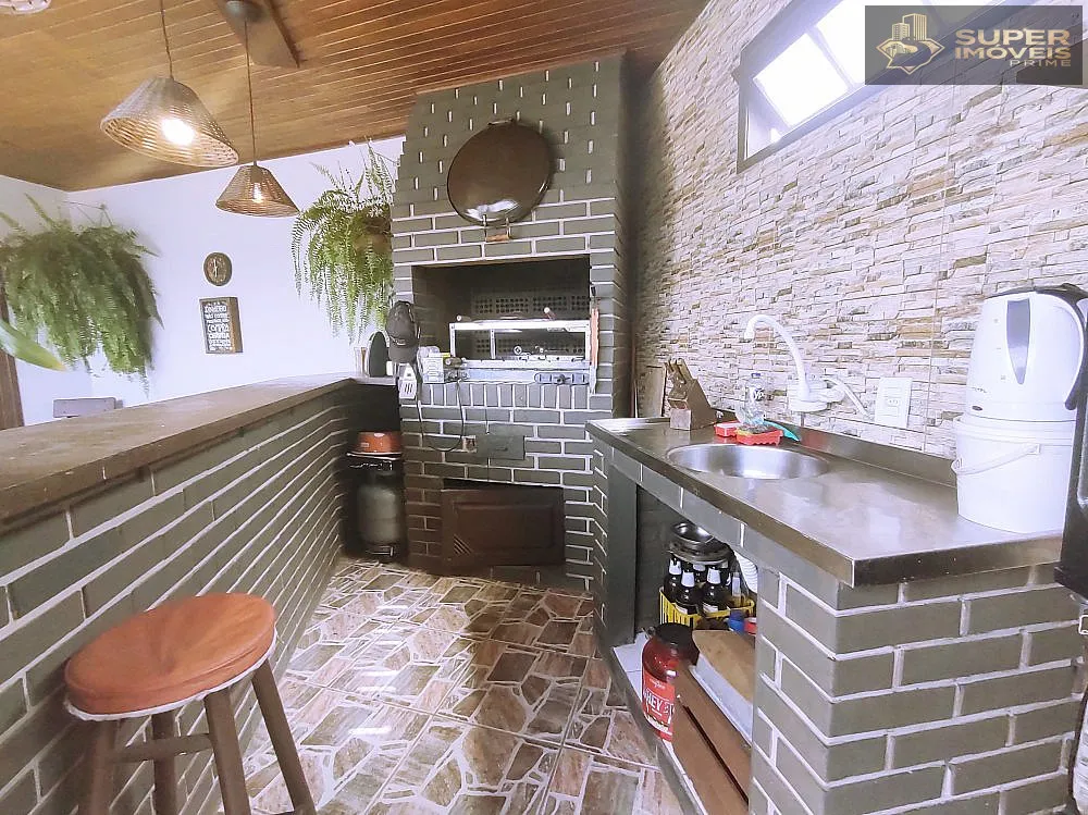 Casa, 5 quartos, 256 m² - Foto 1