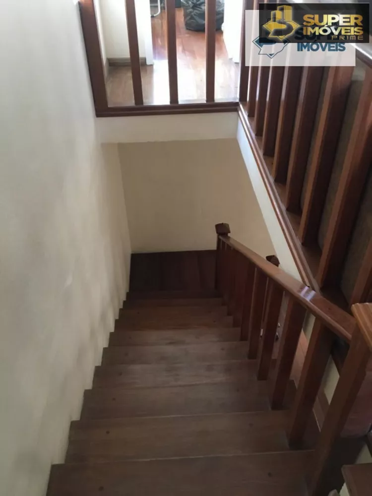 Casa à venda com 4 quartos, 250m² - Foto 3