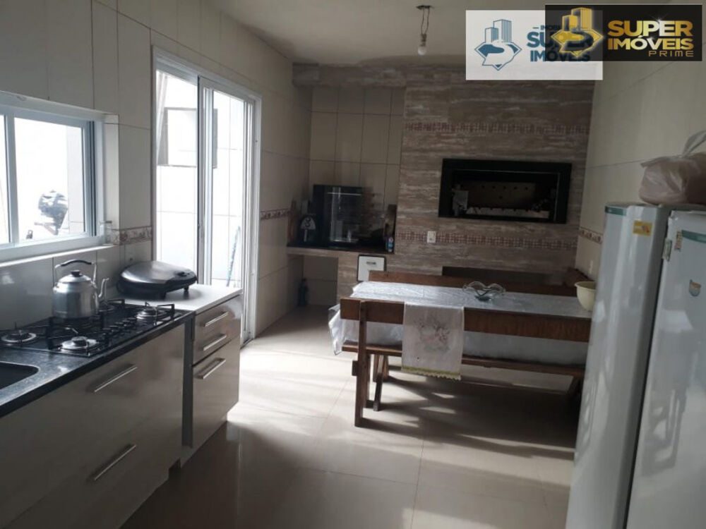 Casa à venda com 4 quartos, 200m² - Foto 14