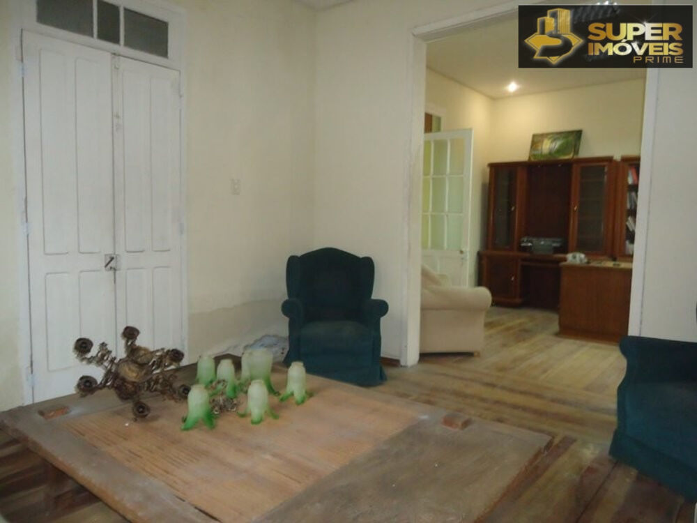 Casa à venda com 3 quartos, 260m² - Foto 2