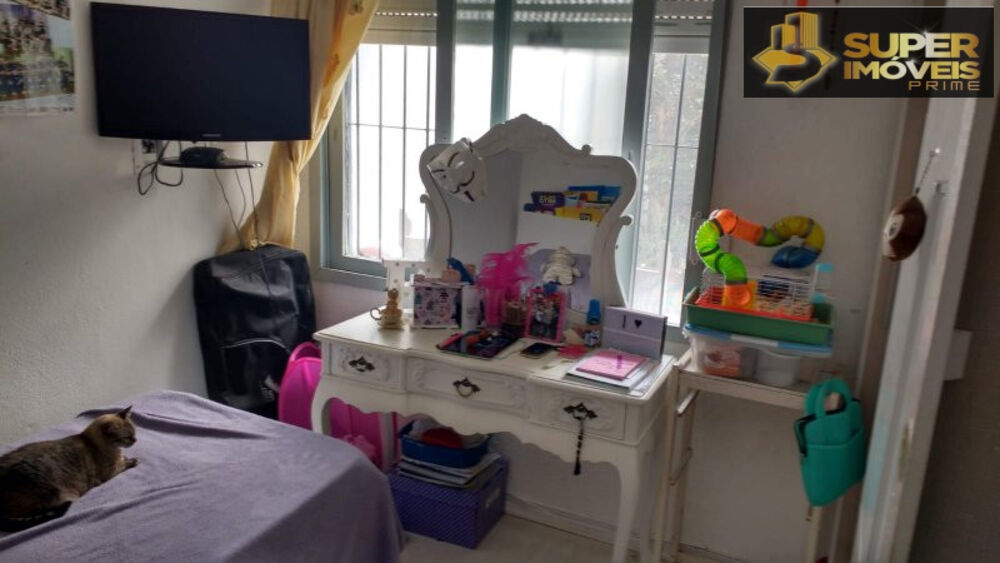 Casa à venda com 3 quartos, 330m² - Foto 4