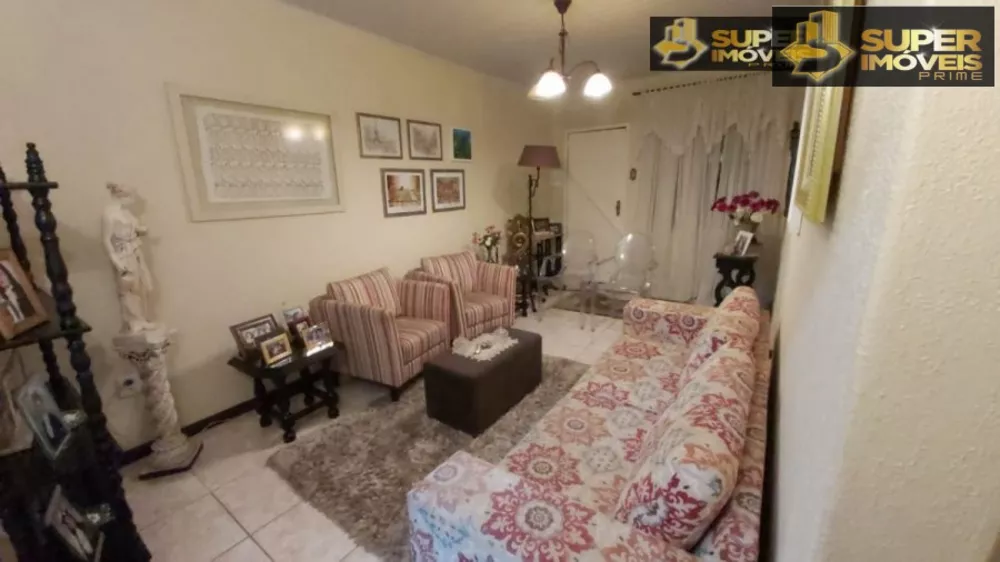 Casa à venda com 4 quartos, 300m² - Foto 1