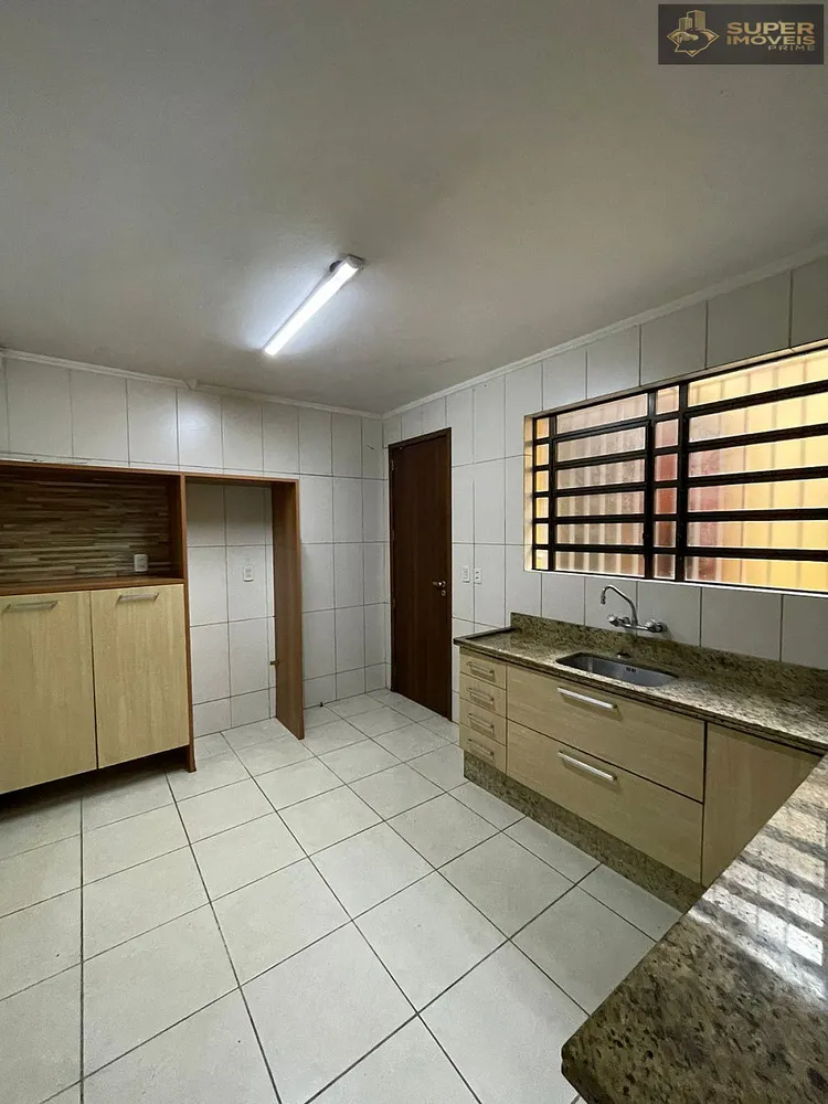 Casa, 3 quartos, 183 m² - Foto 2
