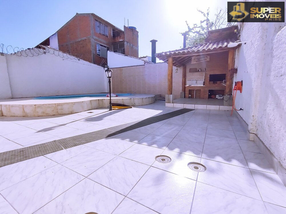 Casa à venda com 3 quartos, 300m² - Foto 4