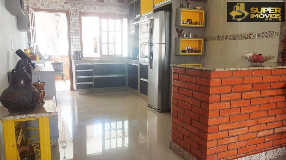 Casa à venda com 2 quartos, 300m² - Foto 2