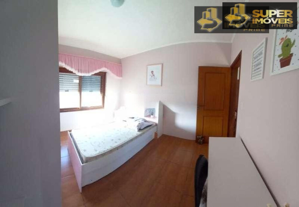 Casa à venda com 4 quartos, 200m² - Foto 33