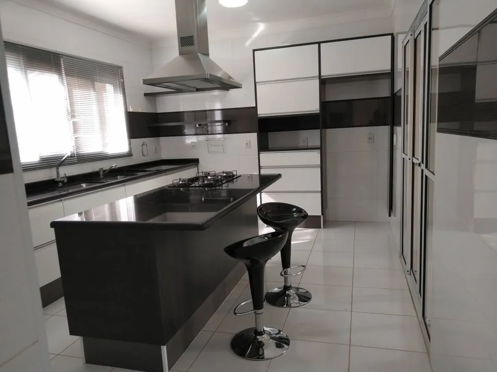 Casa, 3 quartos, 300 m² - Foto 8