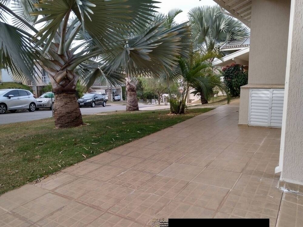 Casa à venda e aluguel com 3 quartos, 300m² - Foto 2