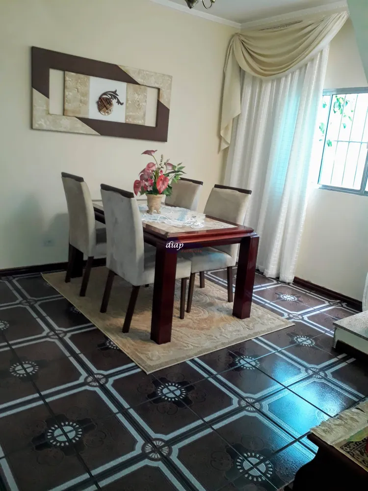 Casa, 3 quartos, 218 m² - Foto 2