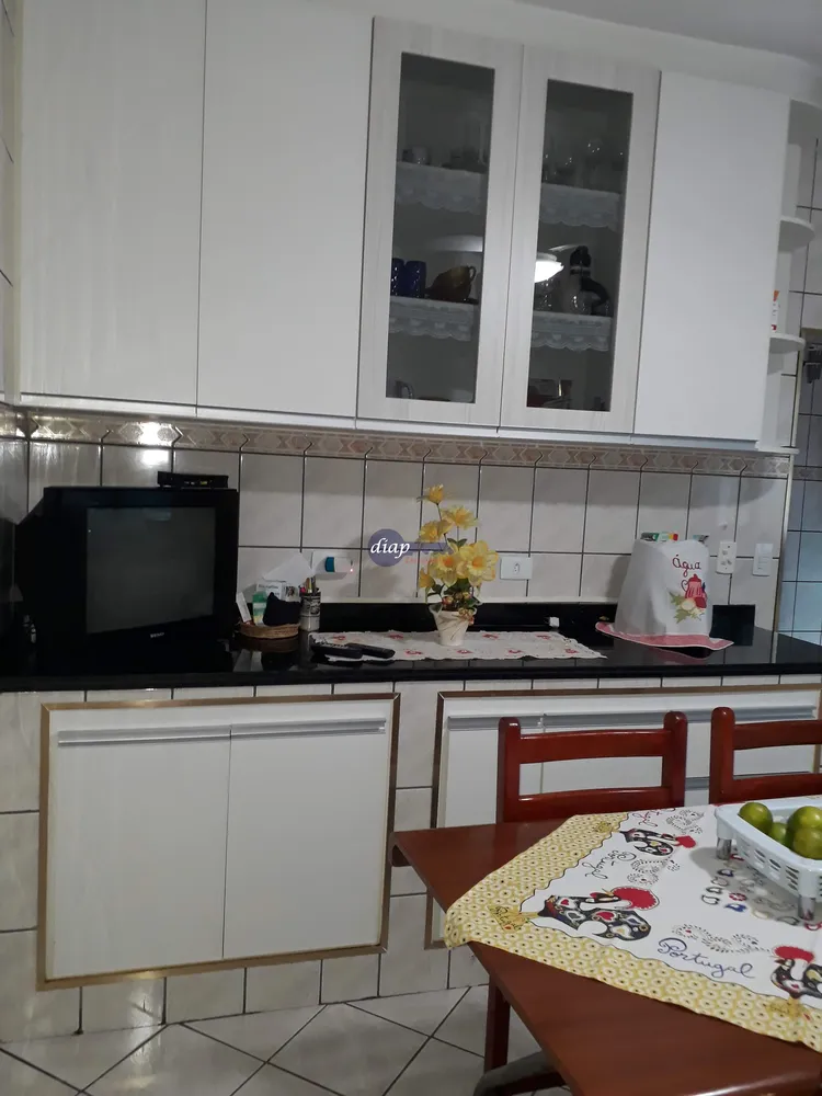 Casa, 3 quartos, 218 m² - Foto 2