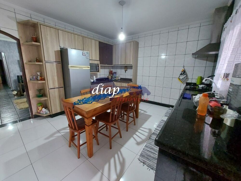 Casa, 4 quartos, 247 m² - Foto 2