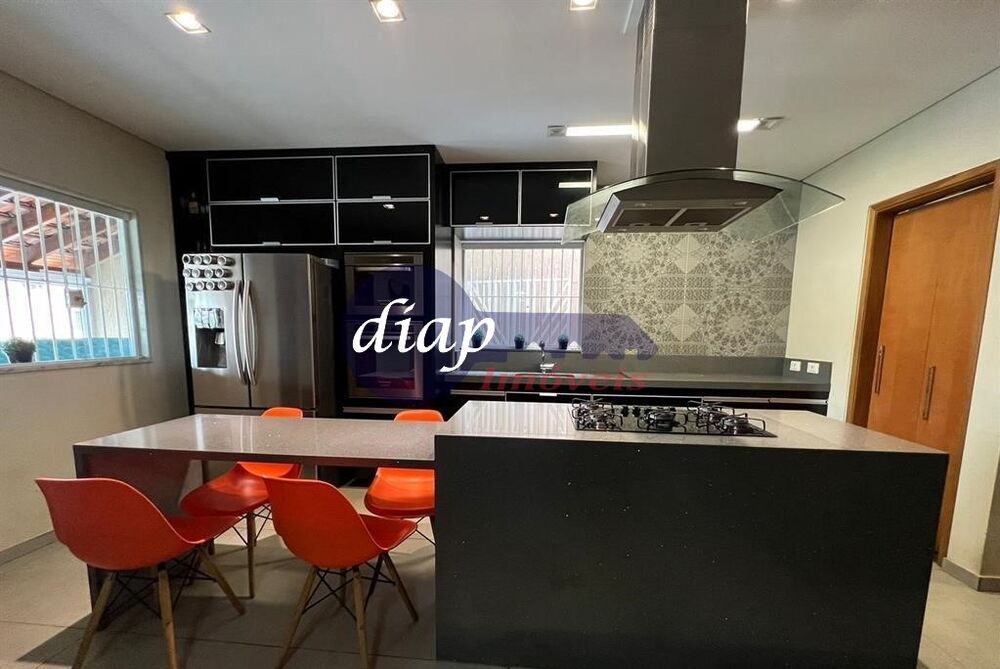 Casa, 3 quartos, 272 m² - Foto 2