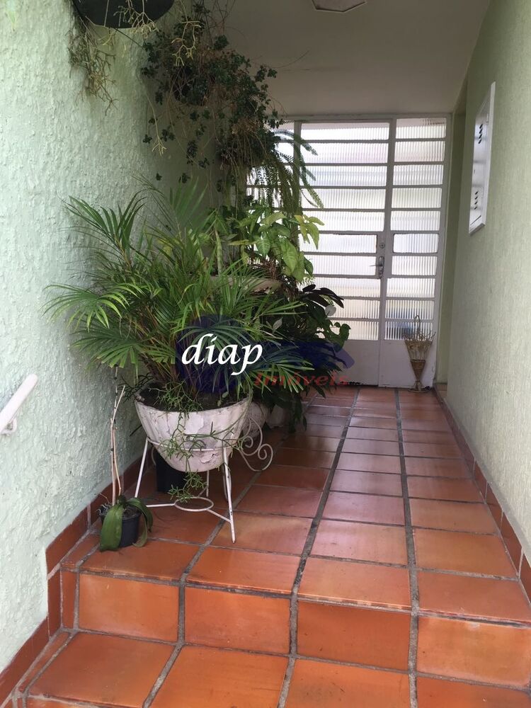 Casa, 3 quartos, 201 m² - Foto 2