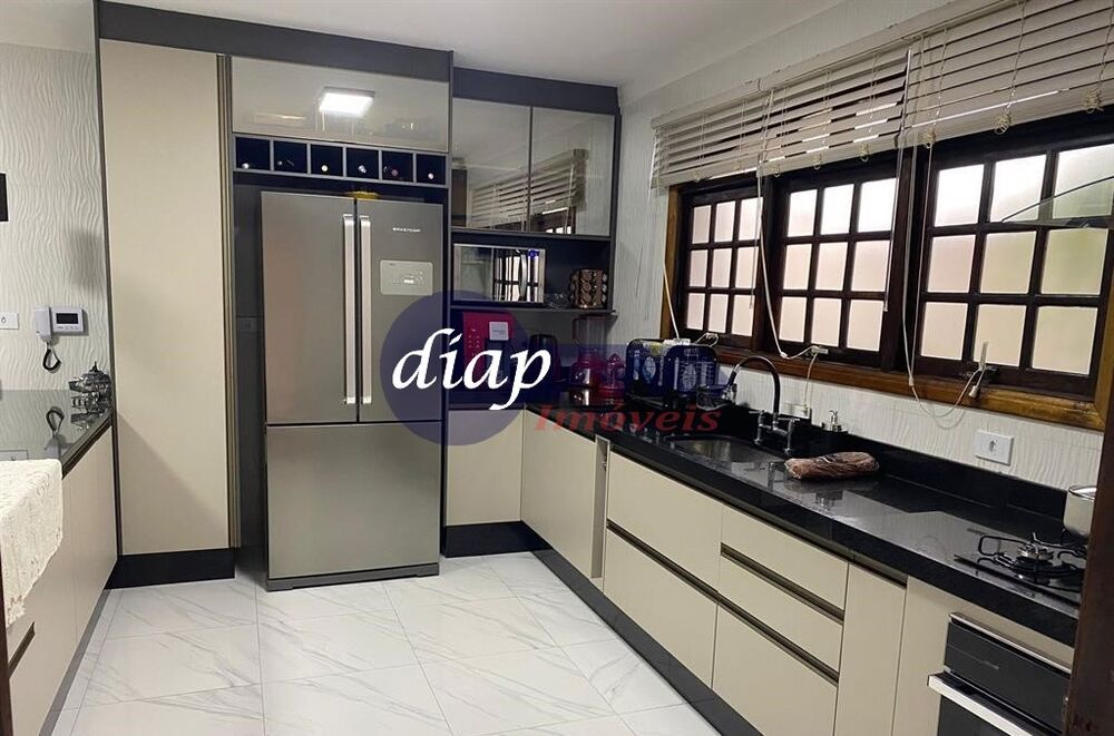 Casa, 3 quartos, 286 m² - Foto 3