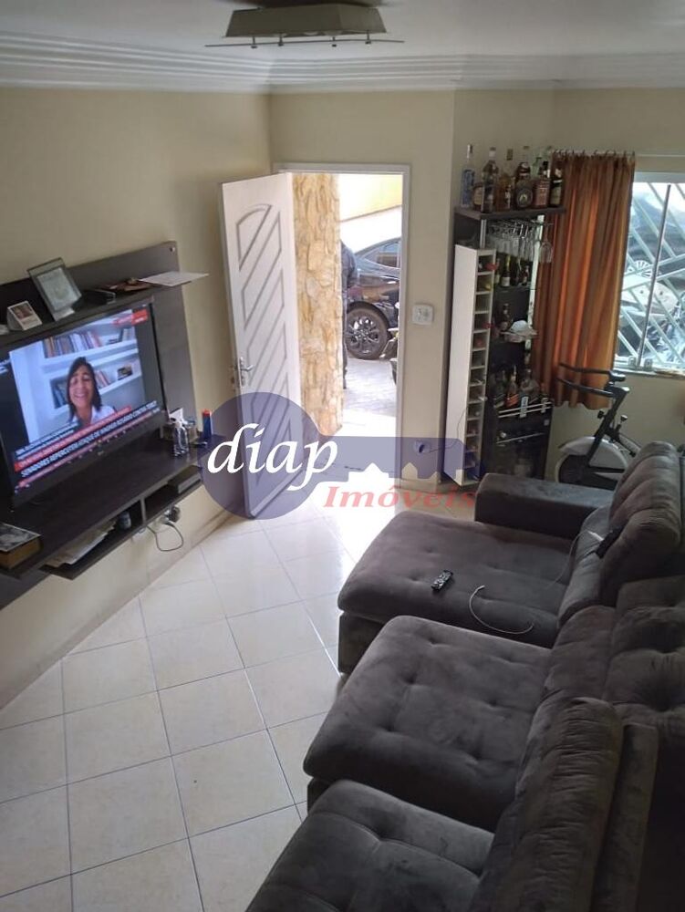 Casa à venda com 4 quartos, 99m² - Foto 1
