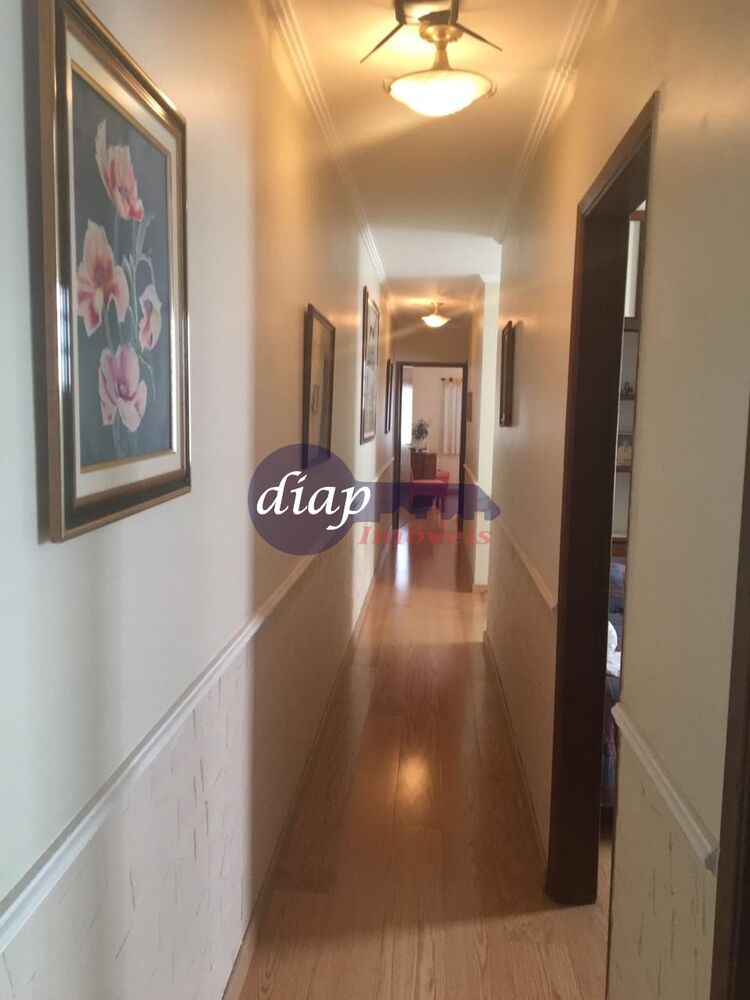 Casa à venda com 4 quartos, 300m² - Foto 1