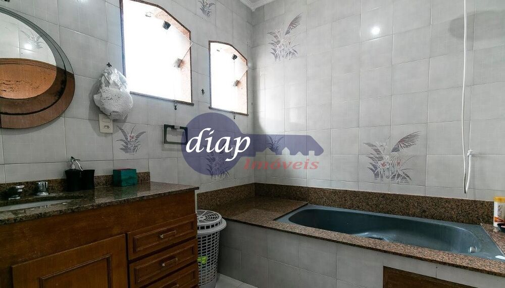 Casa, 5 quartos, 182 m² - Foto 1