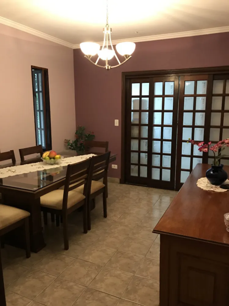 Casa, 4 quartos, 243 m² - Foto 1