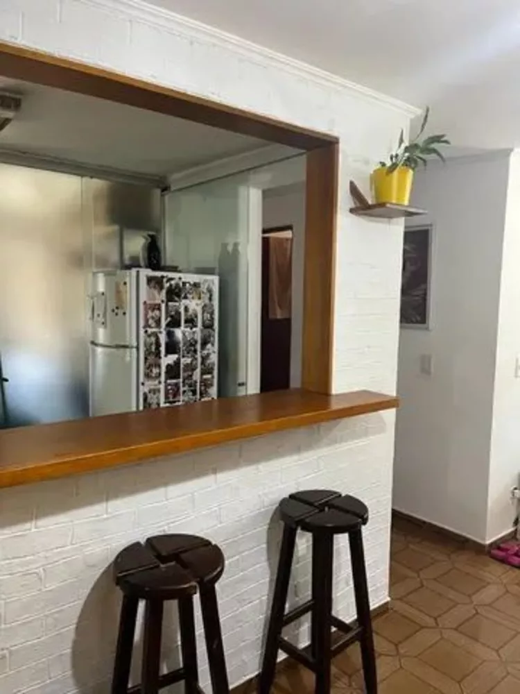 Apartamento à venda com 2 quartos, 70m² - Foto 2