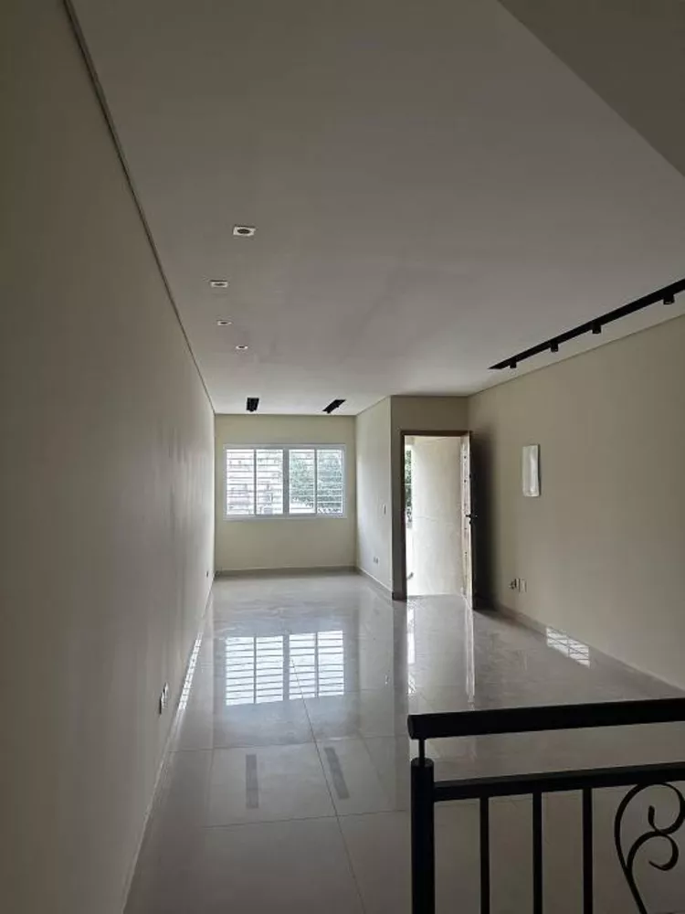 Casa à venda com 3 quartos, 164m² - Foto 1