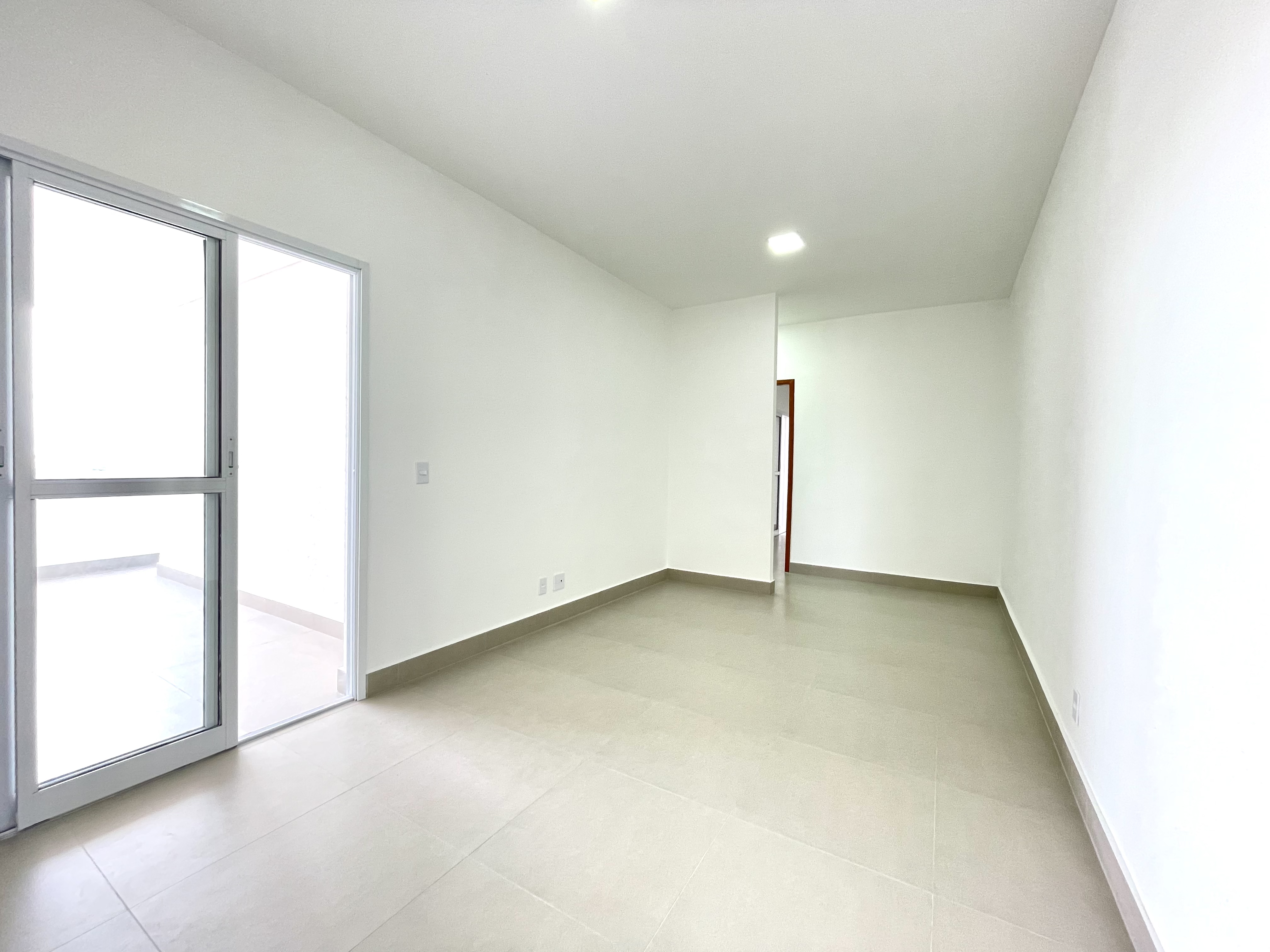 Apartamento à venda com 3 quartos, 94m² - Foto 1