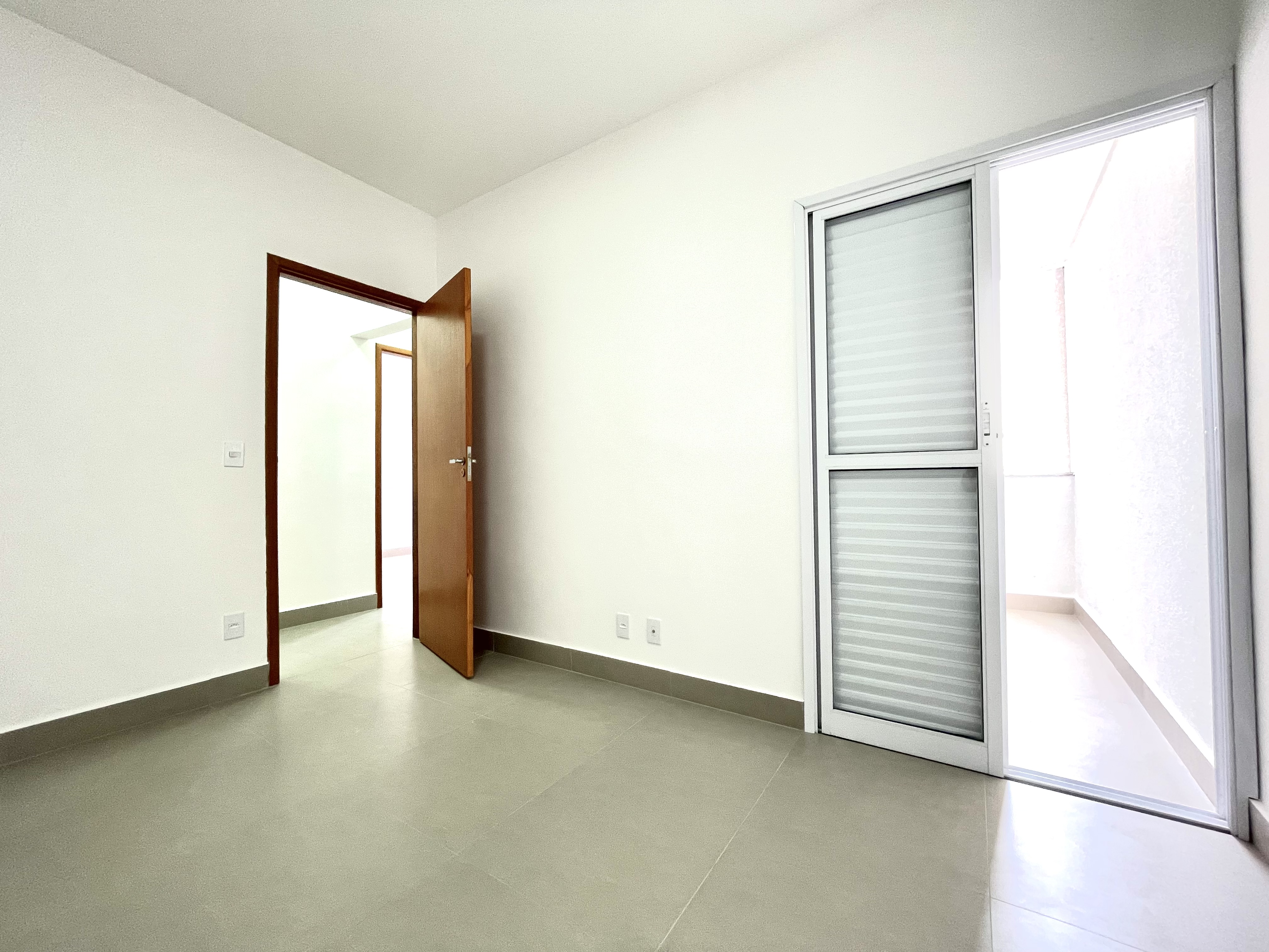 Apartamento à venda com 3 quartos, 94m² - Foto 12