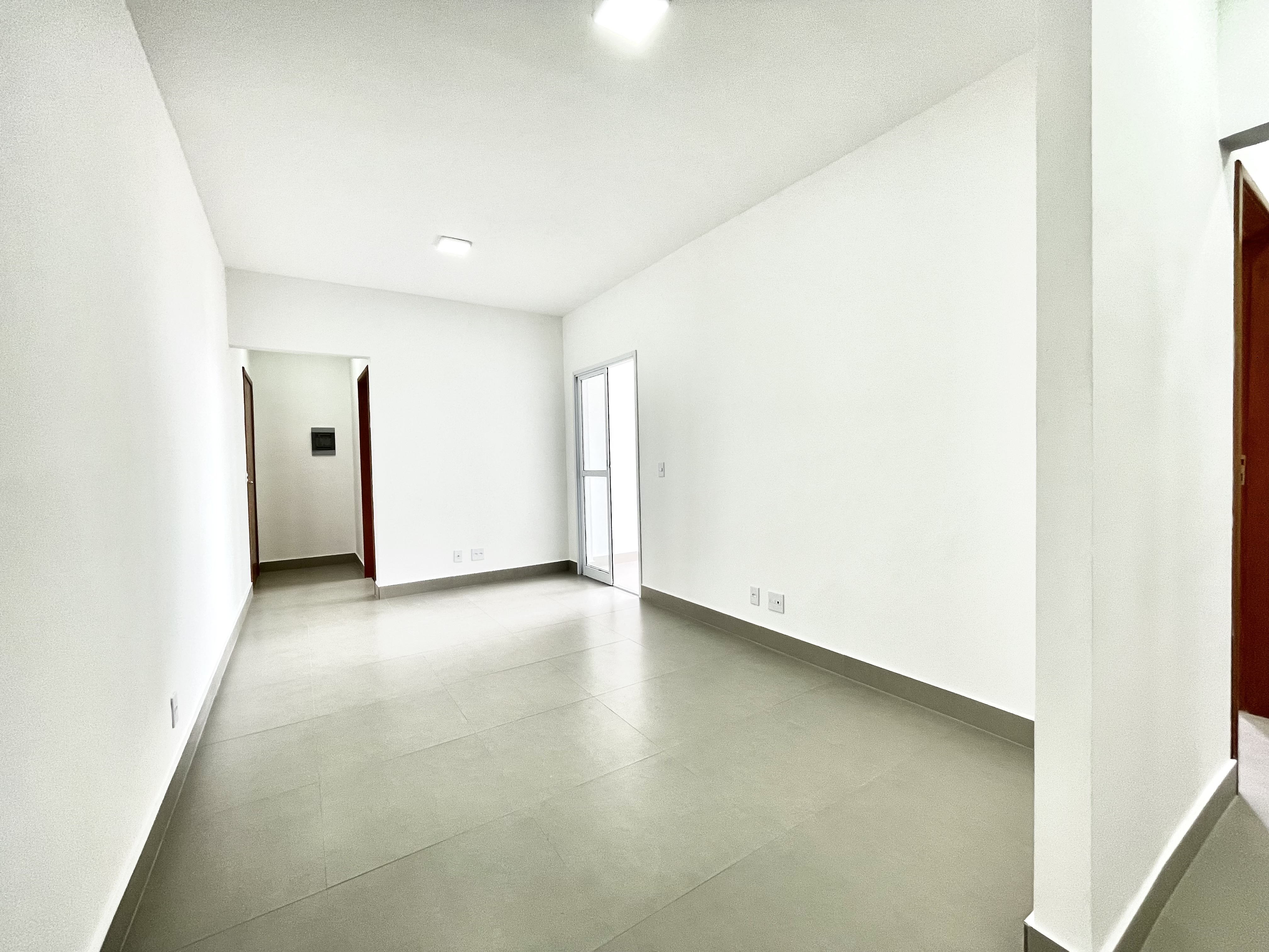 Apartamento à venda com 3 quartos, 94m² - Foto 2