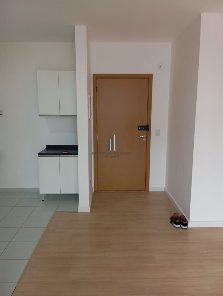 Apartamento à venda com 3 quartos, 77m² - Foto 2