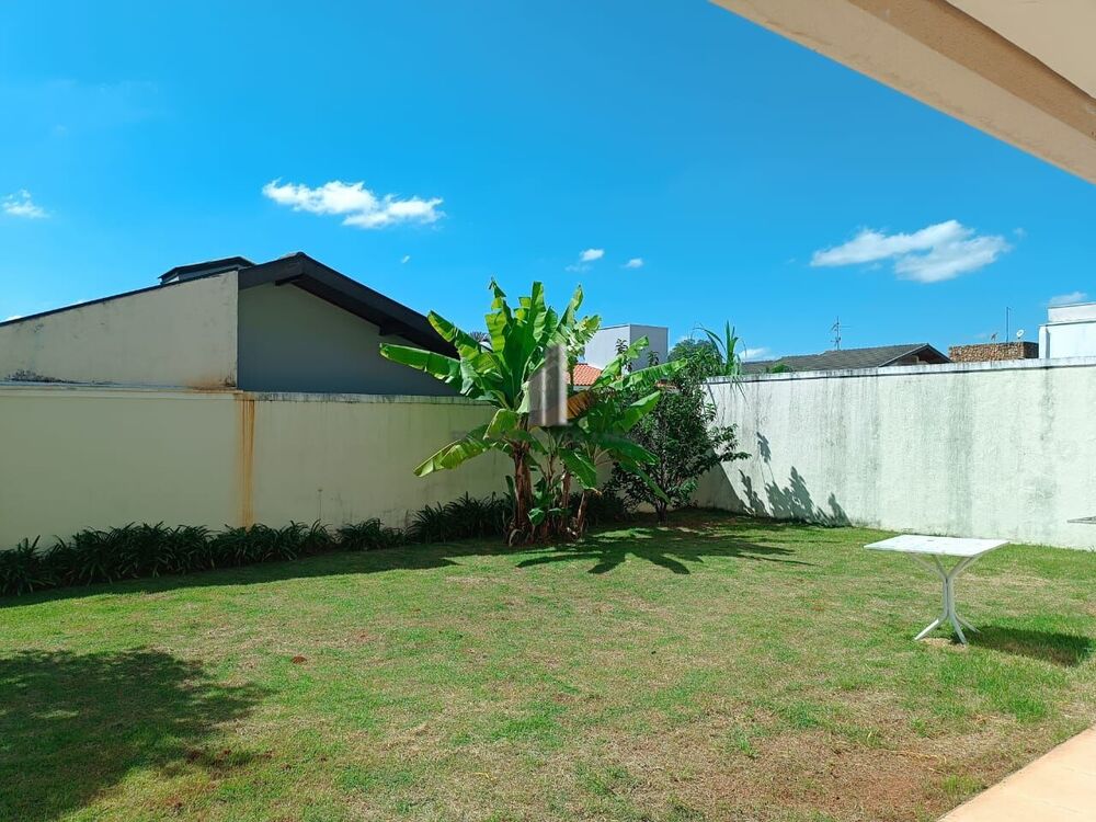 Casa de Condomínio para alugar com 4 quartos, 370m² - Foto 7