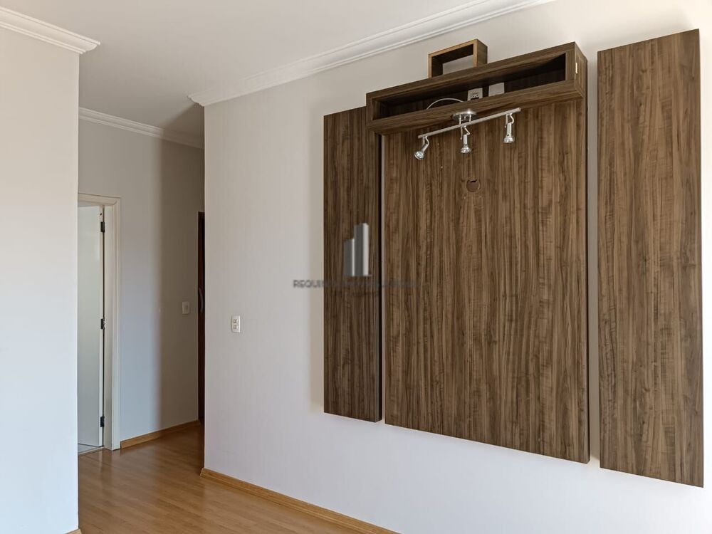 Casa de Condomínio para alugar com 4 quartos, 370m² - Foto 2