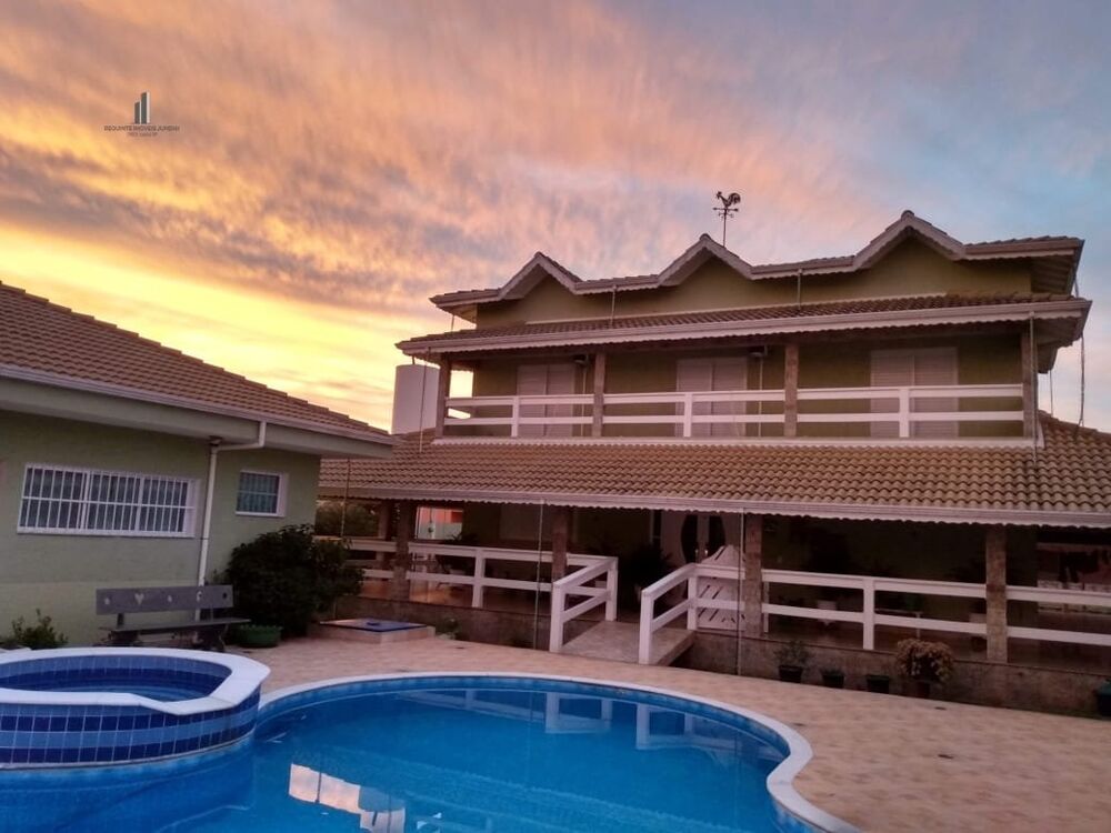 Chácara à venda com 7 quartos, 650m² - Foto 1